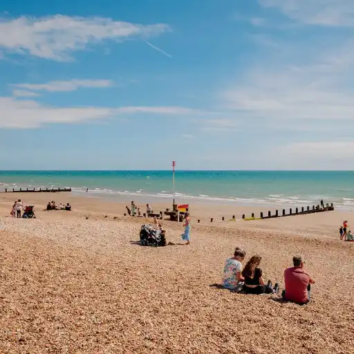 Mortgage Advisor in Felpham 1 sunny day bognor regis beach 1